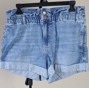 Hollister Ultra High Rise Mom Short 3"